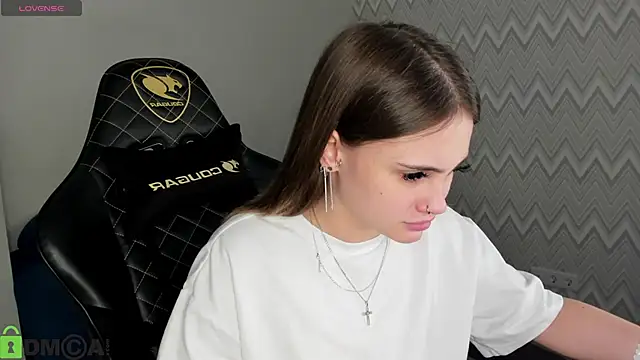 KarinaBroks online show from 10/20/25, 08:59