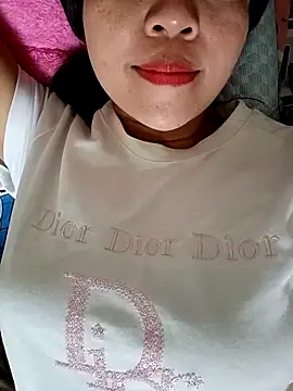 Snapshot of Ori-Min chatting on 02/17/26, 10:01 Ori-Min online show from 02/17/26, 10:01