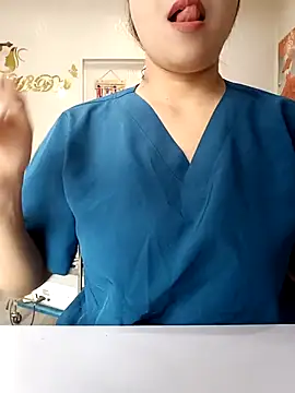 Snapshot of Ori-Min chatting on 03/29/26, 02:11 Ori-Min online show from 03/29/26, 02:11