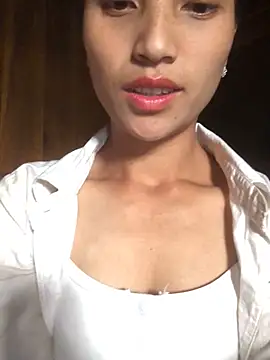 Snapshot of July_sexy69 chatting on 10/28/25, 02:26 July sexy69 online show from 10/28/25, 02:26