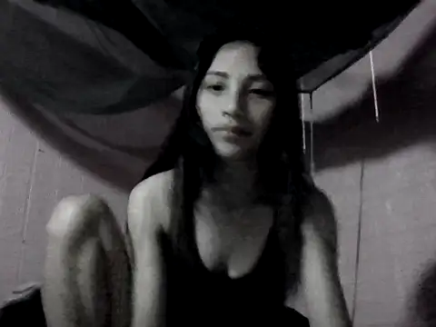Snapshot of July_sexy69 chatting on 05/21/26, 01:45 July sexy69 online show from 05/21/26, 01:45