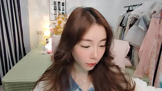 Snapshot of Gardenia-222 chatting on 11/07/25, 06:57 Gardenia-222 online show from 11/07/25, 06:57