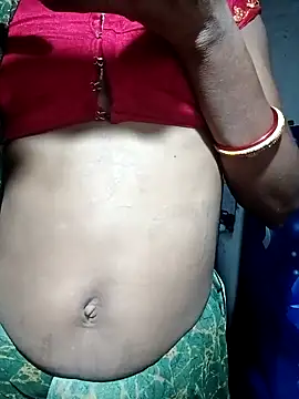 Snapshot of Lona2525 chatting on 10/13/25, 03:56 Lona2525 online show from 10/13/25, 03:56