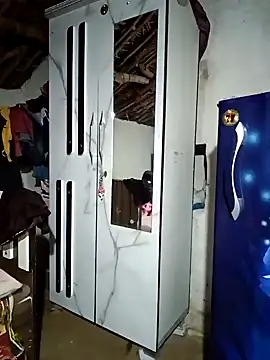 Snapshot of Lona2525 chatting on 10/15/25, 06:19 Lona2525 online show from 10/15/25, 06:19