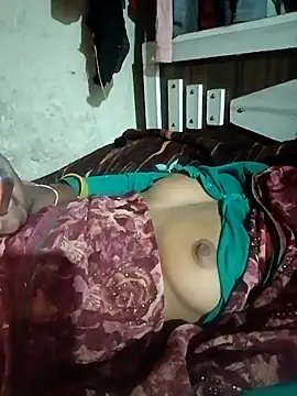 Snapshot of Lona2525 chatting on 04/15/26, 06:42 Lona2525 online show from 04/15/26, 06:42