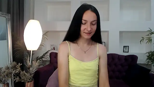 Snapshot of Emilly__Grey chatting on 06/24/26, 05:56 Emilly Grey online show from 06/24/26, 05:56
