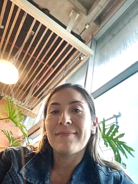 Mariana gom online show from 10/10/25, 09:25