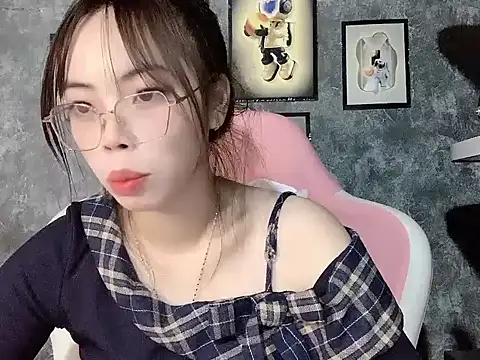 Ellie039 online show from 10/22/25, 05:24