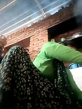 Snapshot of SHMA-77 chatting on 11/03/25, 02:57 SHMA-77 online show from 11/03/25, 02:57