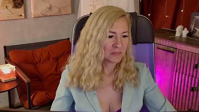 Snapshot of DonnaSmitth chatting on 06/15/26, 07:49 DonnaSmitth online show from 06/15/26, 07:49