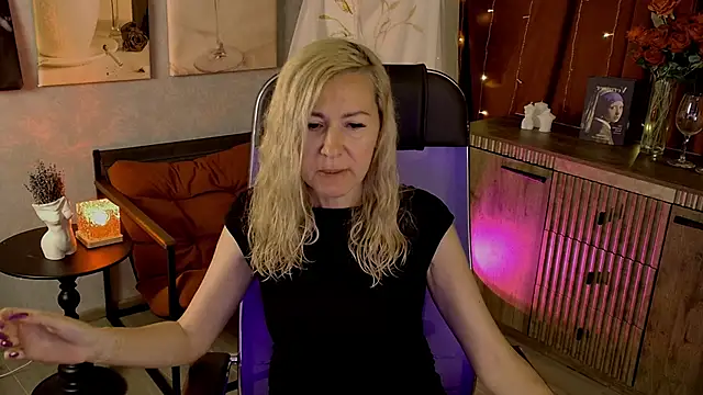 Snapshot of DonnaSmitth chatting on 06/22/26, 07:11 DonnaSmitth online show from 06/22/26, 07:11