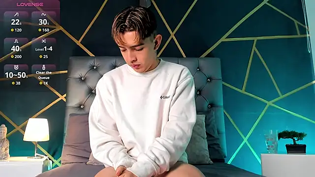 Lian Miller1  online show from 03/13/26, 12:23