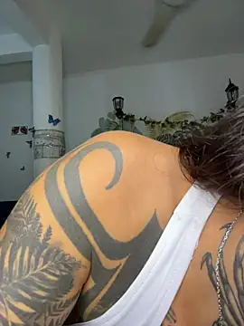 Snapshot of lurosscy chatting on 11/08/25, 07:45 lurosscy online show from 11/08/25, 07:45