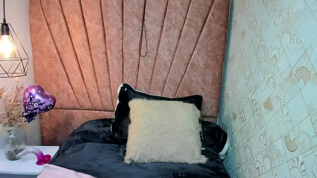 Issa Milf   online show from 11/07/25, 01:22