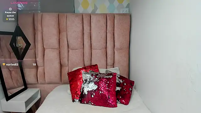 Issa Milf   online show from 03/28/26, 01:33