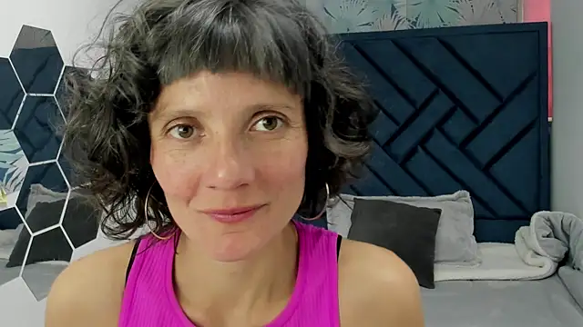 Valery More   online show from 11/28/25, 08:33