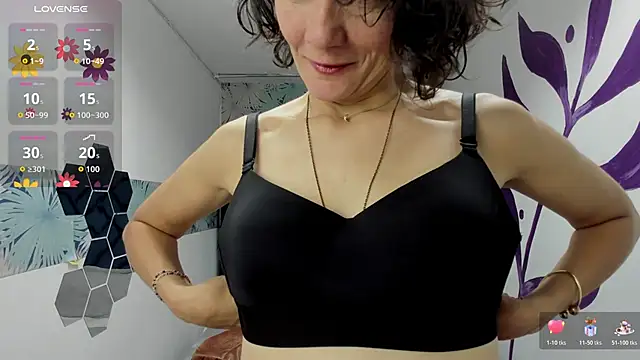 Valery More   online show from 12/02/25, 12:21