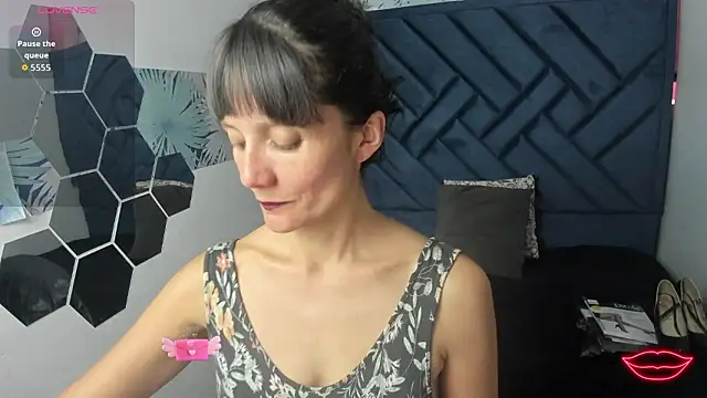 Valery More   online show from 01/14/26, 02:55