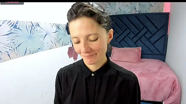 Snapshot of Valery_More__ chatting on 03/02/26, 01:18 Valery More online show from 03/02/26, 01:18