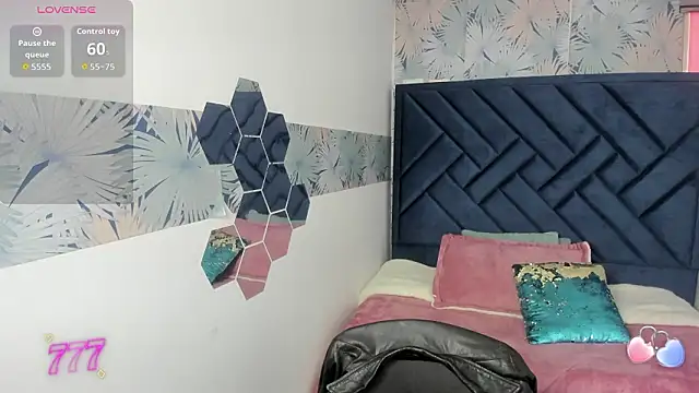 Snapshot of Valery_More__ chatting on 03/12/26, 01:06 Valery More online show from 03/12/26, 01:06