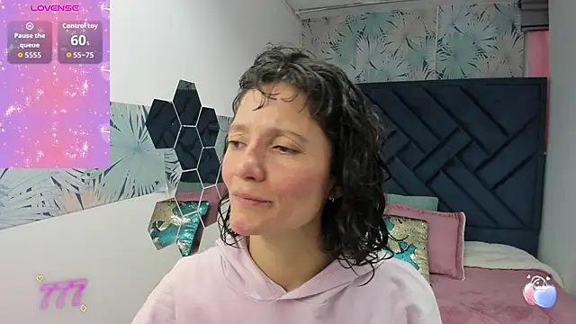 Snapshot of Valery_More__ chatting on 03/30/26, 01:01 Valery More online show from 03/30/26, 01:01