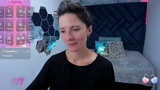 Snapshot of Valery_More__ chatting on 04/07/26, 01:11 Valery More online show from 04/07/26, 01:11