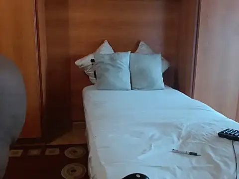 queenteex699 online show from 09/27/25, 08:41