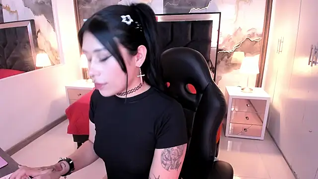 SusanVilla online show from 05/20/26, 07:42