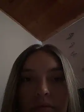 Miia Millerr online show from 10/31/25, 11:11