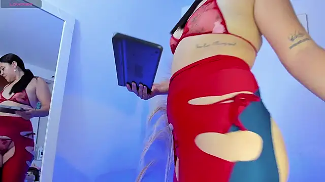 Luna  699 online show from 10/12/25, 06:40