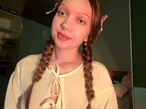 EmiIyKitty online show from 10/19/25, 07:47