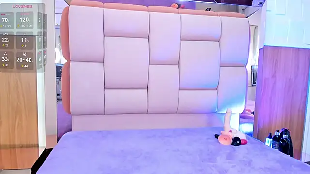 Snapshot of violet_milleer chatting on 09/28/25, 03:12 violet milleer online show from 09/28/25, 03:12