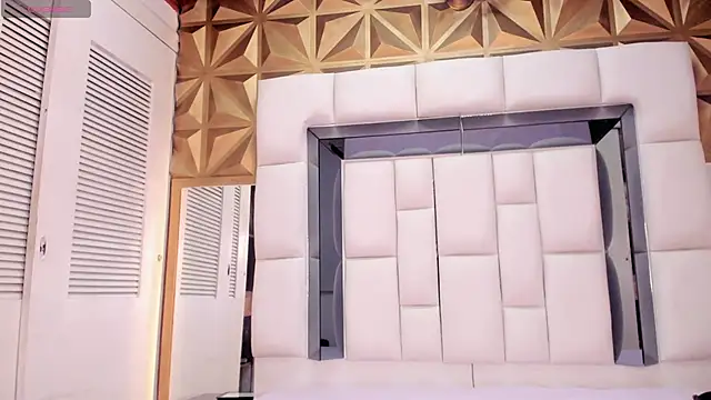 Snapshot of violet_milleer chatting on 10/23/25, 07:01 violet milleer online show from 10/23/25, 07:01