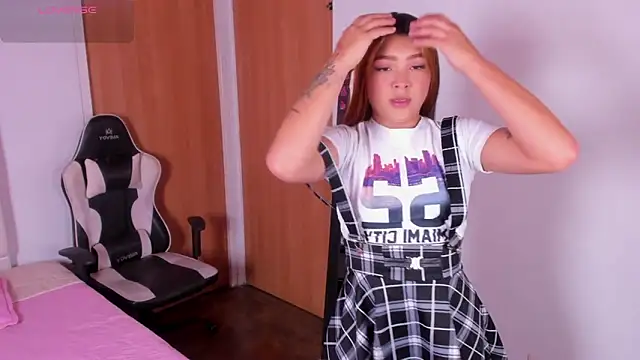 Snapshot of _Ivy_Moon_01 chatting on 09/26/25, 08:57  Ivy Moon 01 online show from 09/26/25, 08:57