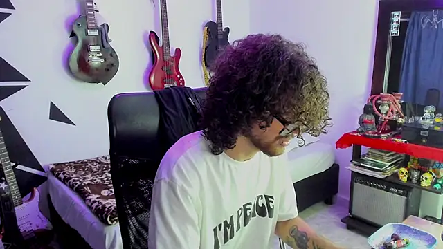 MikaelRizzzo online show from 09/27/25, 11:32