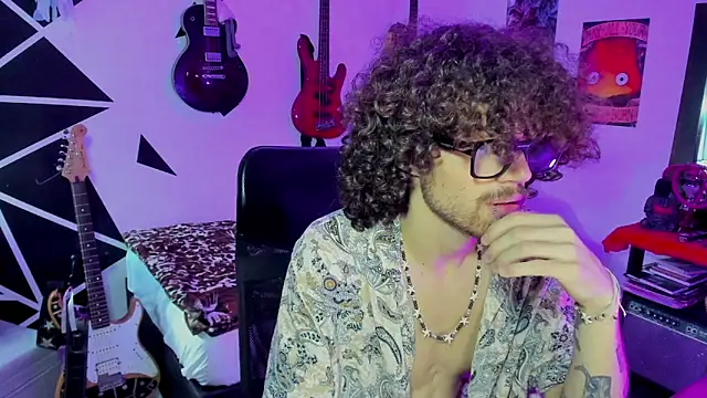 MikaelRizzzo online show from 10/01/25, 08:04