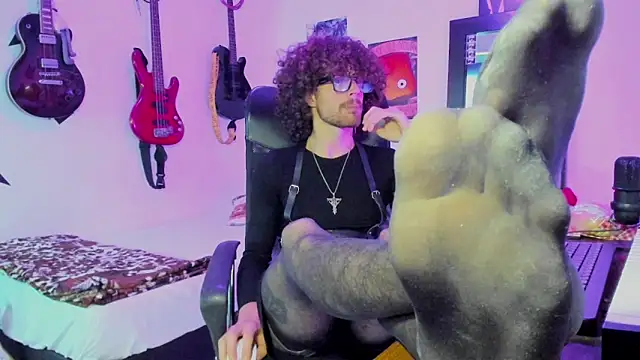 MikaelRizzzo online show from 10/02/25, 08:49