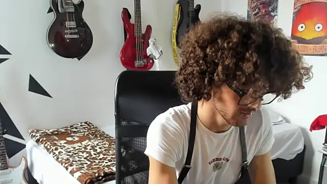 MikaelRizzzo online show from 10/04/25, 03:43