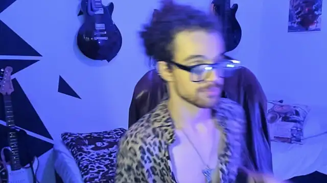 MikaelRizzzo online show from 10/07/25, 01:14