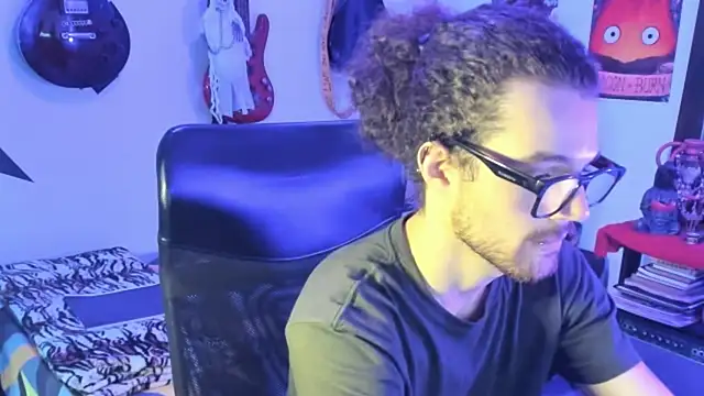 MikaelRizzzo online show from 10/14/25, 09:59