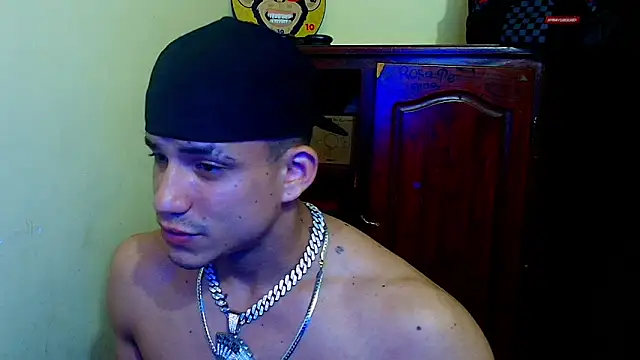 Snapshot of danni_scoot chatting on 02/14/26, 11:01 danni scoot online show from 02/14/26, 11:01