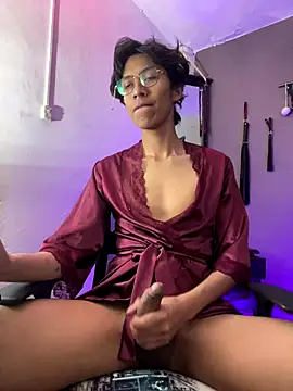 Snapshot of MadamLeRouge chatting on 11/08/25, 11:47 MadamLeRouge online show from 11/08/25, 11:47