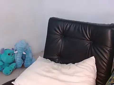 Snapshot of Diany_boobs chatting on 11/10/25, 02:16 Diany boobs online show from 11/10/25, 02:16