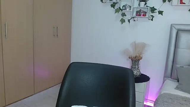 mia star 2 online show from 05/05/26, 08:55