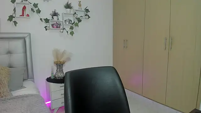 mia star 2 online show from 06/03/26, 10:40