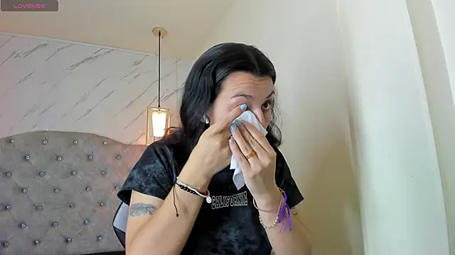 Iris  77 online show from 10/06/25, 06:38