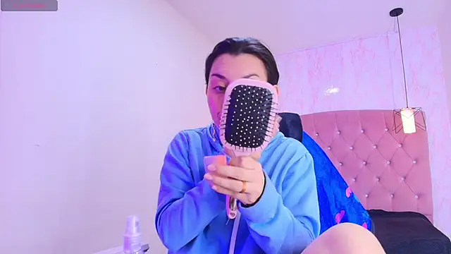 Iris  77 online show from 10/11/25, 06:50