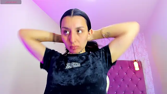 Iris  77 online show from 10/29/25, 07:15