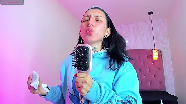 Iris  77 online show from 11/24/25, 11:43