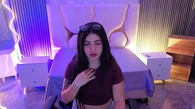 Ixchel tay online show from 04/07/26, 03:40